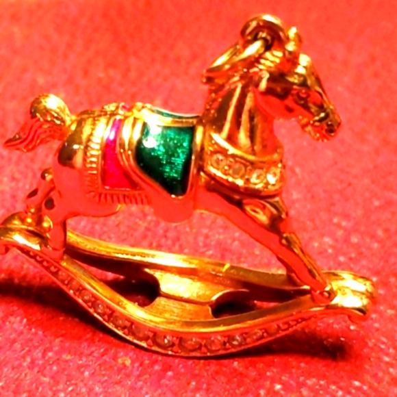 Swarovski Embellished Studded Crystals Red & Green Enamel 🐴🐎 Horse - Picture 2 of 7